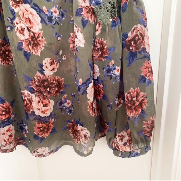 torrid Green Floral Print Chiffon Lace Inset Top Size M/L Boho Winter - Picture 7 of 10